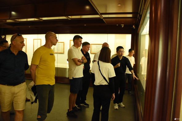 实地参观 实地参观