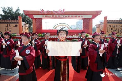 李白纪念馆应邀参加陈子昂故里射洪县万人诗歌朗诵会